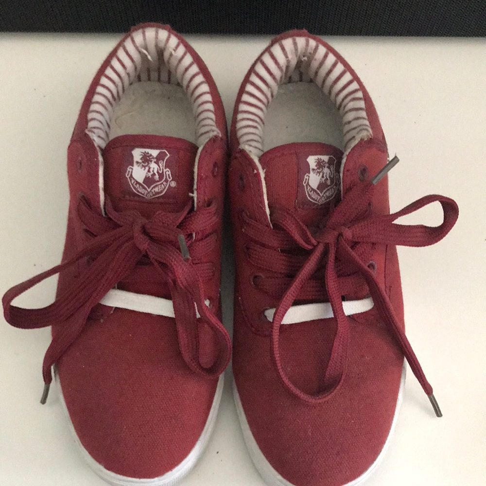 Vlado burgundy size 5.5M / 7W